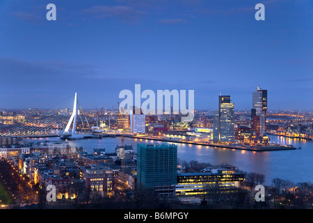 Luftbild von Rotterdam aus Euromast Turm Dämmerung Rotterdam Niederlande Stockfoto