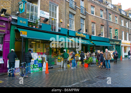 Kaufen Sie in der Lisle Street in Chinatown in central London England UK ein Stockfoto