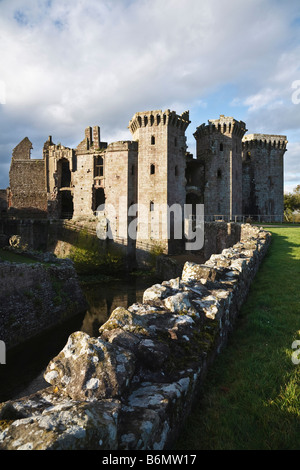 Raglan Castle (Torhaus), Monmouthshire, Wales Stockfoto