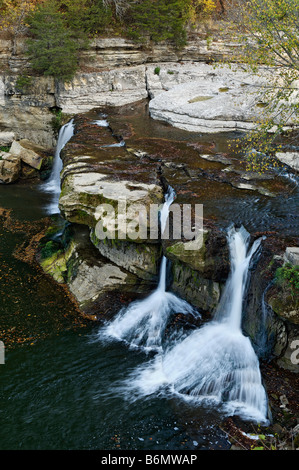 Katarakt fällt am Mill Creek in Lieber State Recreation Area Indiana Stockfoto