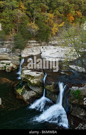 Katarakt fällt am Mill Creek in Lieber State Recreation Area Indiana Stockfoto