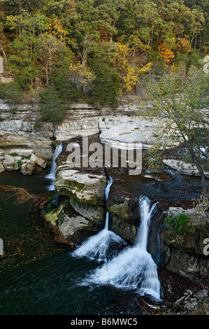 Katarakt fällt am Mill Creek in Lieber State Recreation Area Indiana Stockfoto