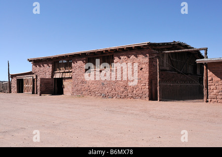 Außenansicht der Stallungen am historischen Hubbell Trading Post in Ganado, Arizona Stockfoto