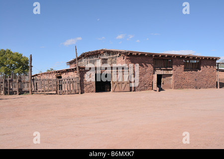 Außenansicht der Stallungen am historischen Hubbell Trading Post in Ganado, Arizona Stockfoto