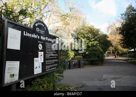 Eingang zum Lincoln es Inn Fields, London Stockfoto