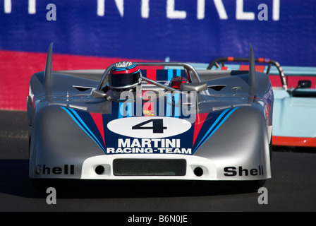 Phil Daigrepont, 1971 Porsche 908/3 an der Spitze des Korkenziehers bei Monterey Historic Automobil Rennen, Monterey, Kalifornien Stockfoto