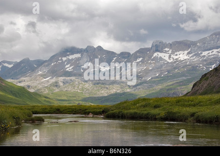 Schöne Landschaft der Pyrenäen die Bergkette, die Spanien und Frankreich trennt Stockfoto