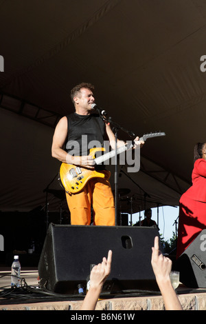 Johnny Clegg ist ein südafrikanischer Musiker in Kirstenbosch, Cape Town, Südafrika Stockfoto