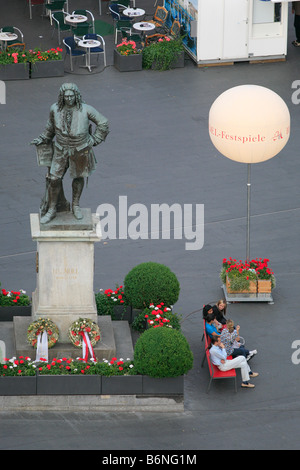 Statue von Georg Friedrich Händel auf Marktplatz während Händel-Festival 2008 in Halle (Saale), Deutschland; Händelfestspiele 2008 Stockfoto