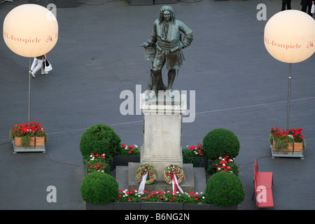 Statue von Georg Friedrich Händel auf Marktplatz während Händel-Festival 2008 in Halle (Saale), Deutschland; Händelfestspiele 2008 Stockfoto