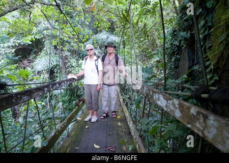 Senioren-Touristen in der Nähe von Ubud (Bali - Indonesien). Touristes du Troisième Âge Près d'Ubud (Bali - Indonésie). Stockfoto