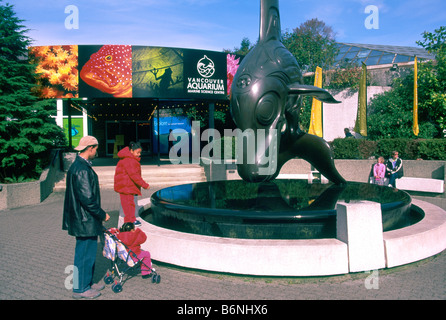 Großer Schwertwal Skulptur Haida Künstlers "Bill Reid" im Vancouver Aquarium im Stanley Park in Vancouver British Columbia Kanada Stockfoto