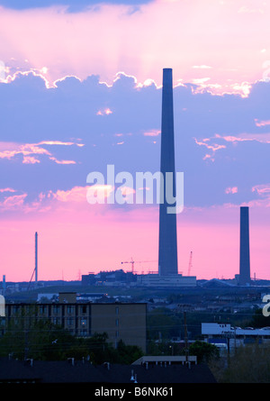 die Superstack in Sudbury, Ontario, Kanada.  Dies wurde ist die weltweit höchste Schornstein und in ein kontinuierliches gießen Stockfoto