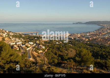 Blick von La Plana über die Bucht nach Cap Prim, Javea / Xabia, Provinz Alicante, Comunidad Valenciana, Spanien Stockfoto