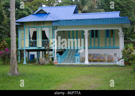 Alten malaiisches blau gefärbt Kampung am Seri Menanti, Seremban, Malaysia Stockfoto