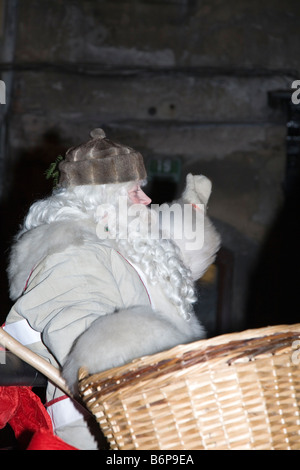 Dedek Mraz Prozession in Ljubljana Slowenien Stockfoto