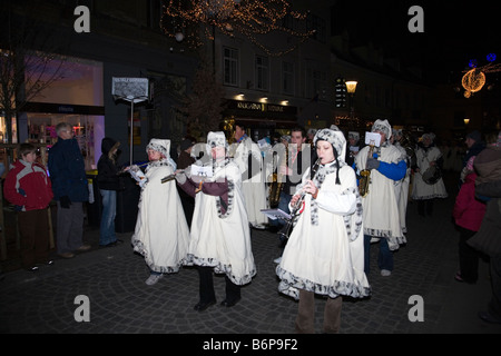 Dedek Mraz Prozession in Ljubljana Slowenien Stockfoto