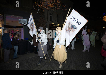 Dedek Mraz Prozession in Ljubljana Slowenien Stockfoto