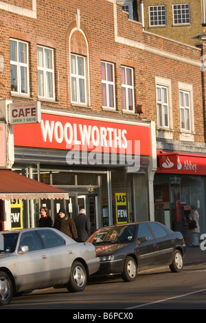 die letzten Sie paar Tage Woolworths im Großraum London Vororte Stockfoto