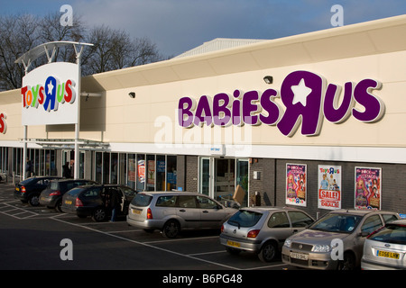 Babies "R" Us - Superstore, Kleidung, Möbel, Spielzeug und anderes Zubehör für Babys spezialisiert. Stockfoto