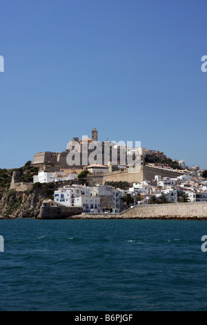 Ibiza-Burg und Altstadt gesehen vom Hafen, Ibiza, Balearen Stockfoto