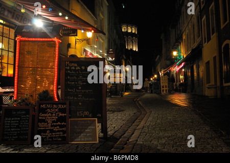 Frankreich-Boulogne Altstadt Rue de Lille in der Nacht Stockfoto