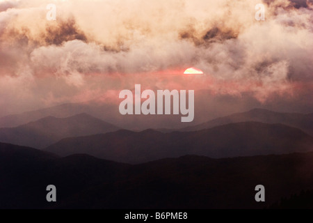 Sonnenuntergang über den geschichteten Smoky Mountains Schuss aus Clingmans Dome Stockfoto