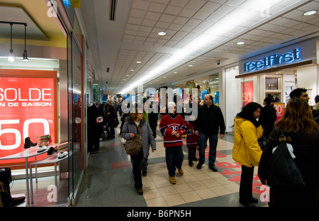 Unterirdische Einkaufszentrum Platz Montreal Vertrauen In Downtown Montreal Kanada Stockfoto