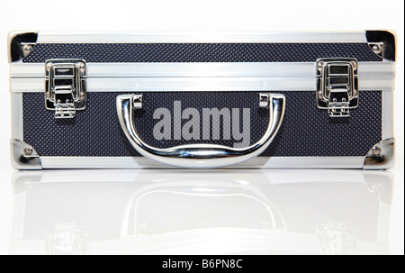 schwarz Metallic mit Reflexion isoliert gesperrt Stockfoto