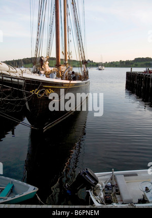 Die berühmten Mottenhalle der Bluenose II am Dock in Lunenburg Nova Scotia Kanada Stockfoto