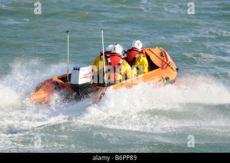 Calshot s Inshore Rettungsboot auf Übung in den Solent 28. Dezember 2008 Stockfoto