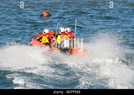 Calshot s Inshore Rettungsboot auf Übung in den Solent 28. Dezember 2008 Stockfoto