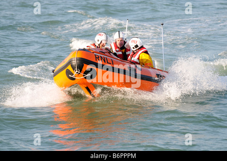 Calshot s Inshore Rettungsboot auf Übung in den Solent 28. Dezember 2008 Stockfoto