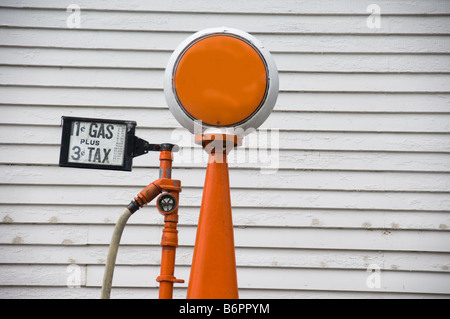 Altmodische Gas Pumpe Kopie Speicherplatz auf dem Schild Stockfoto