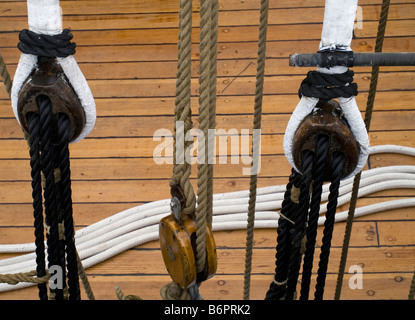 Detail von der berühmten Mottenhalle der Bluenose II am Dock in Lunenburg Nova Scotia Kanada Stockfoto