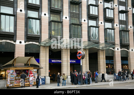 Eintritt zur U-Bahn-Station Westminster und Portcullis House, London, England, Großbritannien, 2008 Stockfoto