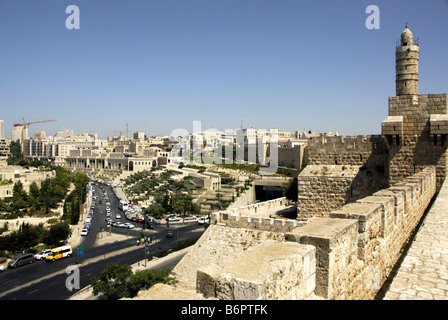 Aussicht vom Wall gehen in Altstadt, Jerusalem - Biew des neuen Jerusalems Stockfoto