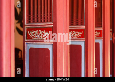 Detail der Türen in Erbauung Hall an der Konfuzius-Tempel in Tainan, Taiwan. Stockfoto