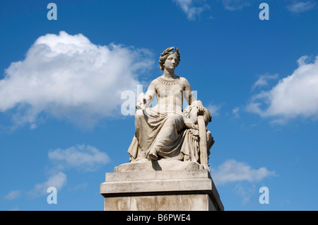 Seine-Statue, Pont du Carrousel, Paris, Frankreich Stockfoto