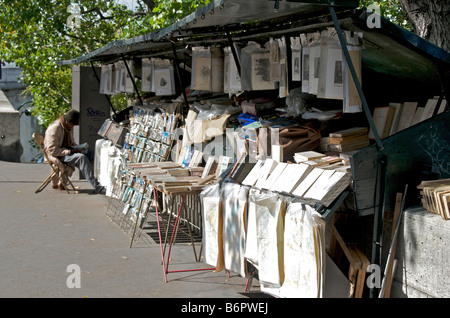 Paris. Bouquiniste Buchverkäufer im Quai des Grands Augustins auf der seine Bank . Frankreich Stockfoto