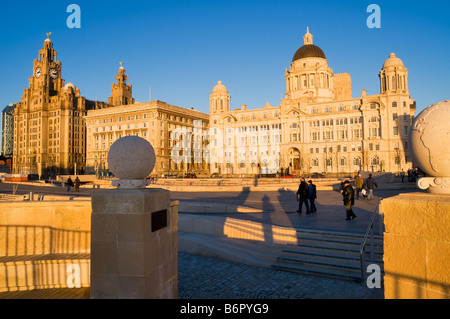 Die "drei Graces'the Royal Liver Building und Cunard Building, Port of Liverpool Building, Wintersonne am zweiten Weihnachtstag Stockfoto