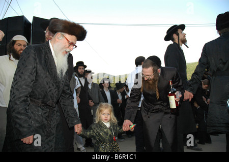 Israel Galiläa Berg Meron Juden beten während der Verzögerung b Omer feiern am Berg Meron Stockfoto