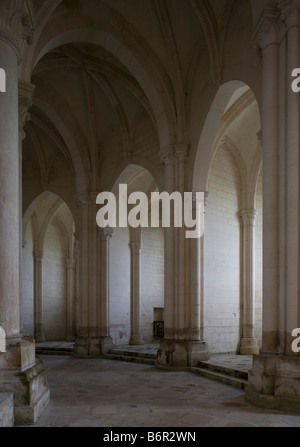 Pontigny, Abteikirche, Chorumgang Stockfoto