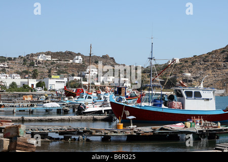 Angelboote/Fischerboote festmachen im Hafen von Skala Patmos Insel Dodekanes Griechenland Stockfoto