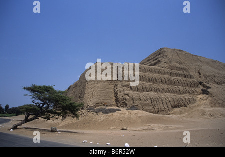 Huaca del Sol, in der Nähe von Huaca De La Luna, Trujillo, Peru Stockfoto