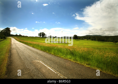 Landstraße führt in den Westen in New South Wales Australien Stockfoto