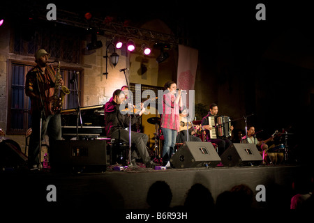 Toufic Farroukh und Charbel Rouhana mit Remix-Plus Musikern, Kairo Jazz festival Stockfoto