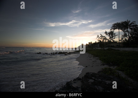Sonnenuntergang über Surfers Point, Christchurch in Barbados, Karibik, West Indies. Stockfoto