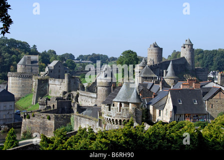 befestigten Mauern rund um Schloss Fougères, Bretagne, Frankreich Stockfoto
