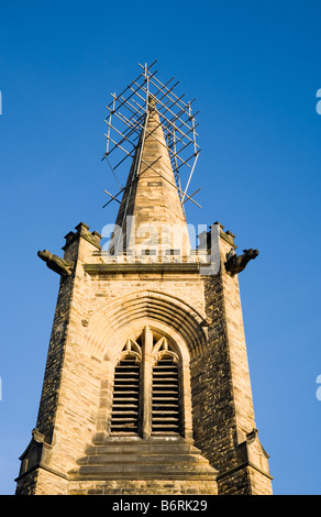 Saltburn Methodist Kirchturm in Cleveland England Gerüste abgedeckt Stockfoto